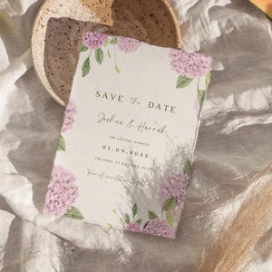Faire-part de mariage hortensia rose Modèle "Retenez cette date" avec hortensia rose Cartes "Retenez cette date" sauge et rose fard à joues rose