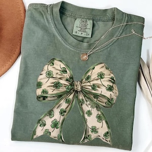 Comfort Colors Coquette St. Patrick&#39;s Day Bow Sweatshirt, Shamrock Bow Hoodie, Lucky Clover Sweater, St. Patty&#39;s Day T-shirt, Festive Irish