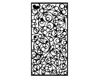 Può includere: Schermo metallico decorativo bianco e nero con un motivo di cerchi e volute sovrapposti.