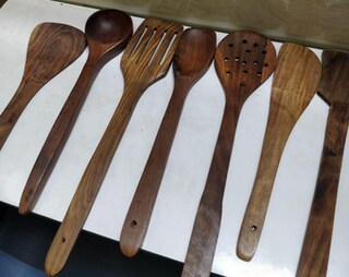 Set Di Utensili Da Cucina In Legno D'Ulivo – 5 Pezzi Con Pinza E Manici Ergonomici Antiaderenti