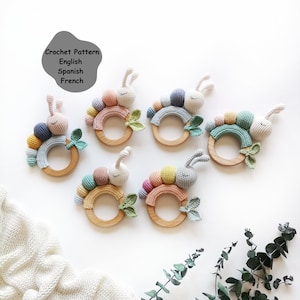 かぎ針編みのパターン 毛虫のガラガラ、かぎ針編みの赤ちゃん用ガラガラ、赤ちゃん用モバイルのかぎ針編みおもちゃ、歯固めおもちゃのチュートリアル、かぎ針編みのパターン アミグルミ PDF