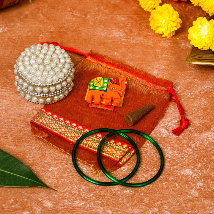 Traditional Flower Pattern Haldi Kumkum Packets, For Pooja at Rs