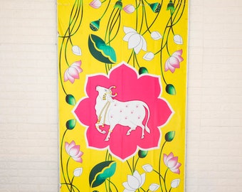 Tela de fondo para Pichwai de vaca, fondo para Pooja, fondo indio, decoraciones indias, decoración de Diwali, decoración de inauguración de casa, decoración para Pooja