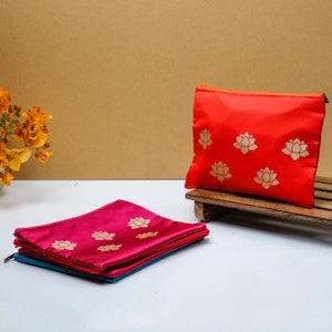 Pochette lotus, pochette à fermeture éclair, cadeau indien, trousse de maquillage, pochette portefeuille rouge à lèvres pour carte, cadeau indien de retour, trousse de toilette, cadeau de demoiselle d'honneur