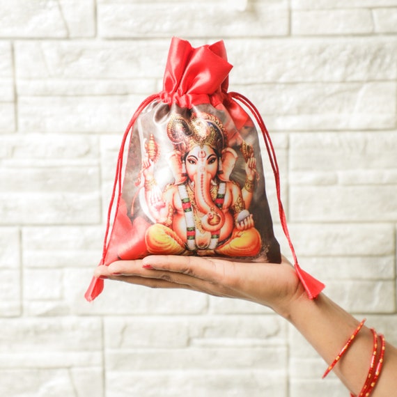 DesiFavors Ruwe Zijde Lord Ganesh Bedrukte Retour Cadeauzakjes Sangeet Haldi Bruids Douche Retour Gifting Potli Tassen Zijden Potli tassen Etsy Nederland