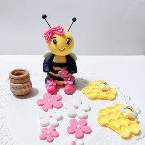 Fondant Bumblebee ,Bee, daisy flowers,honey jar,honeycomb cake topper,Bumblebee cake decoration