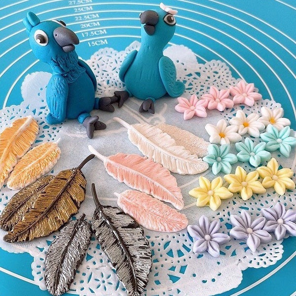 Fondant bird cake topper/ parrot wedding cake topper / blue bird cake decoration/ animal cake topper/