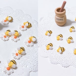 12pc 24pc Fondant bees & flower cake topper/ bees cake decoration/ bees cupcakes topper/ 0.7 inches tiny bee