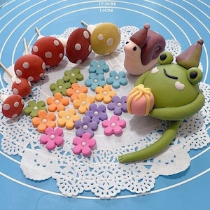 Fondant Frog cake topper/ snail cake topper/ woodland cake topper / fondant snail cake topper/ animal cake topper set/ mushroom cake topper