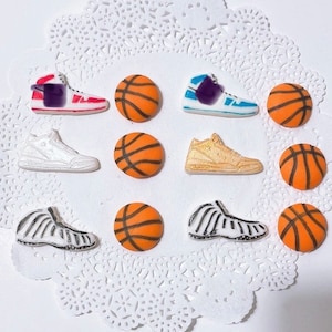 Fondant Shoes Cake topper,Sneaker cake topper,Shoe cupcake decoration,cupcakes topper.basketball cake topper,sport game cake topper.