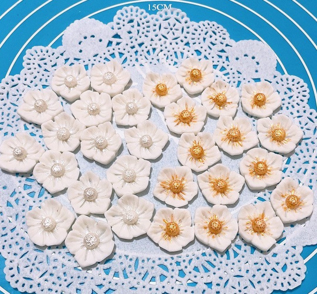 Fondant Flower Cake Topper/ Daisy Cake Topper/blossom Cake Topper/ Flower Cupcakes Topper
