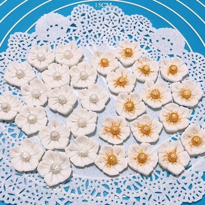 Fondant flower cake topper/ daisy cake topper/blossom cake topper/ flower cupcakes topper decoration