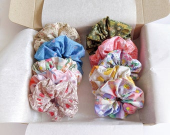 Floral scrunchies set - Scrunchies pack/Handmade gift/ Scrunchies gift/ Custom scrunchies pack
