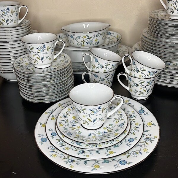 Noritake chintz 2404 silver  68 piece set