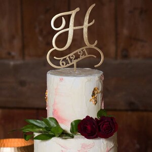 Wedding Cake Topper, Rustic Script Custom Cake Topper,Personalized Mr and Mrs Cake Topper,Family Name cake topper , Anniversary Cake toppers