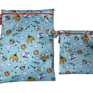 Wetbag "Space Dog" personalisierte Nasstasche Badetasche Weltall Hund mint by OXmade