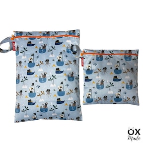 Wetbag "Piratenaffe" personalisierte Nasstasche Badetasche Pirat Affe Schiff Palme hellblau by OXmade