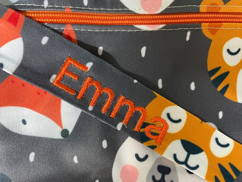 Wetbag Tiere personalisierte Nasstasche Badetasche Schaf Fuchs Panda Tiger Pinguin Bär grau by OXmade Bild 5