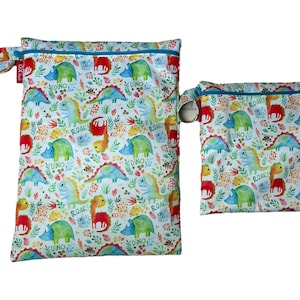 Wetbag Dino personalisierte Nasstasche Badetasche Dinosaurier grün Wickeltasche Strand Schwimmbad by OXmade