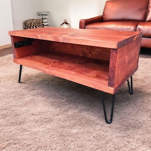 Rustikaler anhebender Couchtisch / rustikale Wohnzimmermöbel Wohnkultur / Haarnadelbeine / industrielle Aufbewahrungslösung / Vintage Innenräume /