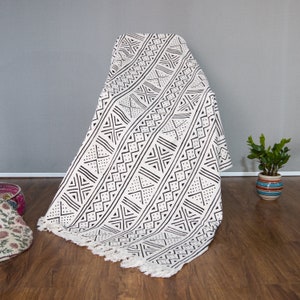 Hand Block Printed Throw Blanket Bohemian Mud Cloth Bed cover with Tassels Hand Loomed Bagru Print Cotton Sofa Throw for Living Room
