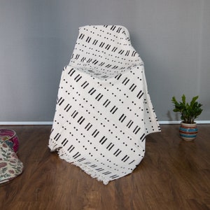 Boho Mud Cloth Throw Blanket with Tassels Hand Loomed Block Print Cotton Sofa Throw for Living Room 120X180 Cms