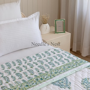 Jeté matelassé imprimé bloc vert Pajeli Couette 100 % coton, housse pour canapé et lit, couvre-lit sur les genoux, matelassé surdimensionné de luxe