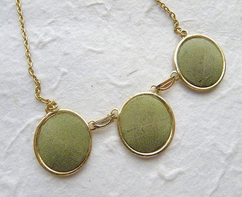 Painted natural silk necklace
