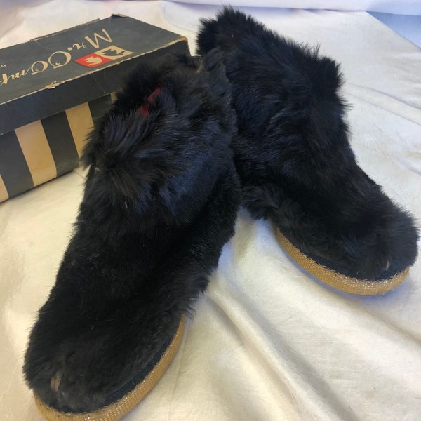 Vintage Mr. Oomphies Size 7 - Black fur with gold trim glamor house slippers.