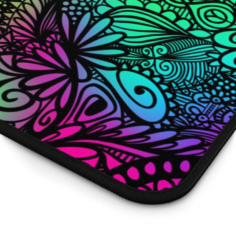 Vibrant zendoodle Desk Mat