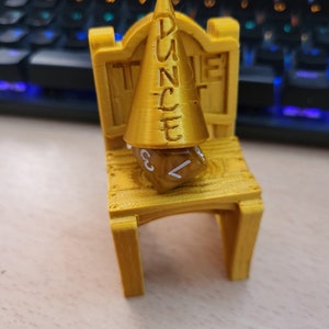 DND - Time Out Chair and Dunce Hat for your Naughty Dice - D&D, Dungoens and Dragons - Any Dice will sit on the naughty chair, 50% infill