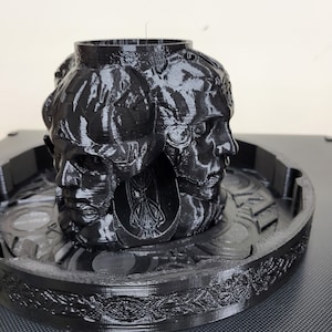 Four Faces Dice Shaker - RPG - Drop your Dice in the top - they can come out of four different exits captured inside the rim - single piece