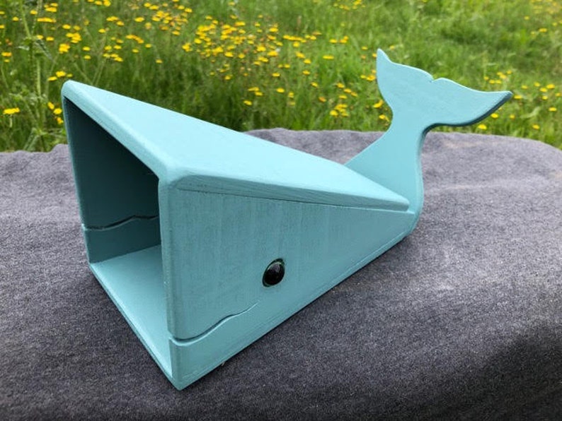 Whale speaker for mobile phone music. Adorable and effective Low tech, passive speaker in a friendly form. imagem 1