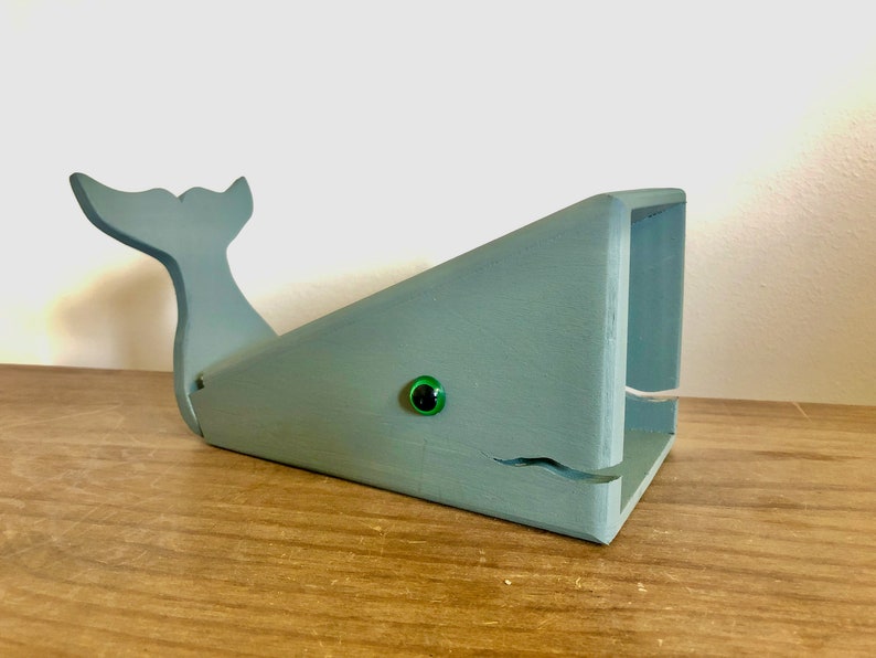 Whale speaker for mobile phone music. Adorable and effective Low tech, passive speaker in a friendly form. imagem 5