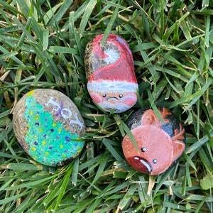 Hand painted custom rocks - set of 3 holiday themed rocks! Unique holiday gift idea, set of 3 rocks.