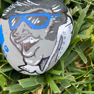 Handpainted Elvis Presley Rock, paper weight, the king of Rock, the king, rock 2020, unique Elvis collectibles, Elvis the King
