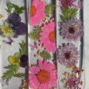 Floral Resin Bookmark with Real Pressed Flowers – Handmade Bookmark Gift, Nature Bookmark, Personalized Gift for Book Lovers