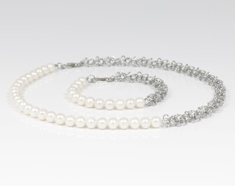 ARES necklace & bracelet set // Great quality shell round pearls combined with a stainless steel metal chain