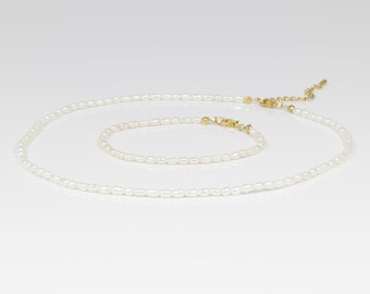 Conjunto de collar y pulsera de perlas de arroz ESA: acero inoxidable chapado en oro