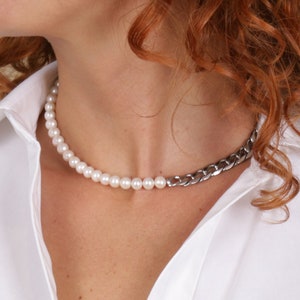HERACLES necklace // Great quality shell round pearls combined with stainless steel cuban metal chain image 3