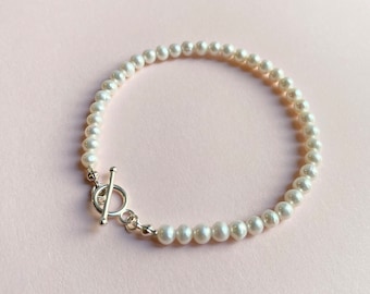 REMI bracelet  || Delicate great quality rounded pearls  with sterling silver,  gold plated or stainless steel closure