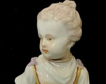 Antique MEISSEN KAENDLER Porcelain Girl with Flowers in Apron Figurine.  Gardner and Winzer Series MODEL 6.