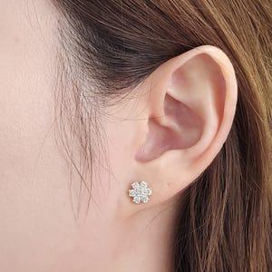 14K Gold Lab Diamond Flower Stud Earrings - 1ct