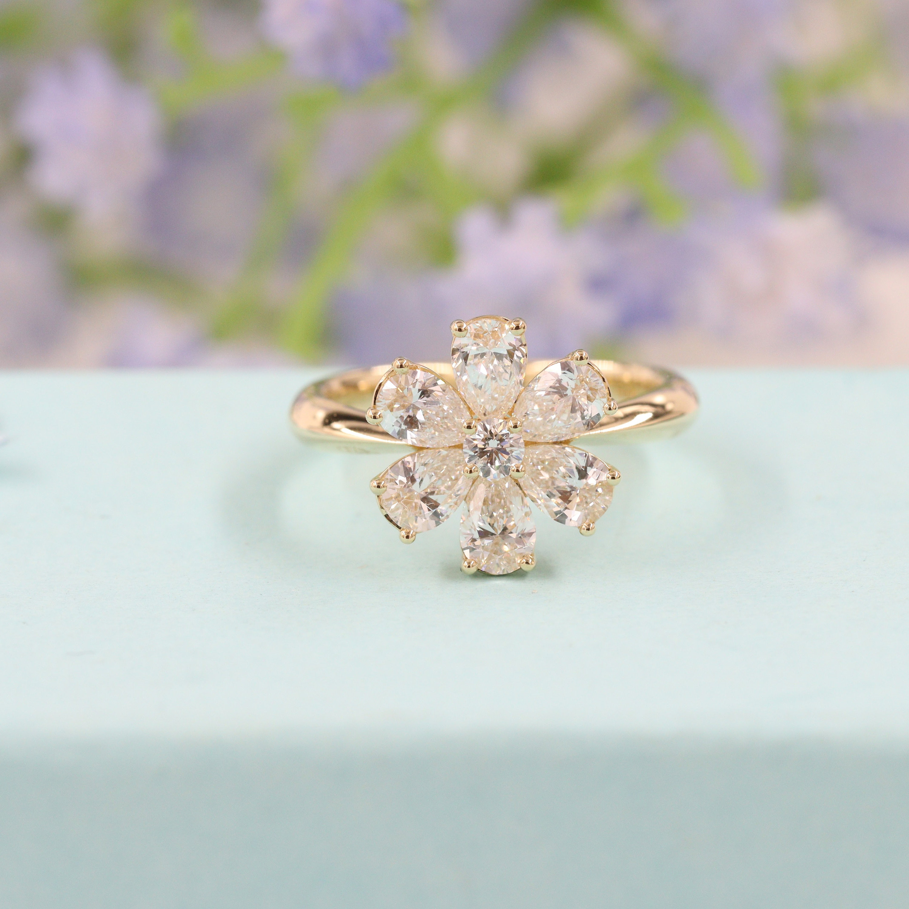 1.6カラット天然ダイヤモンドフラワーリング：ペアシェイプ、14K