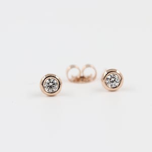 Natürliche Diamant Lünette Set Ohrstecker / 14K Gold Diamant Solitär Ohrstecker / Brautjungfer Hochzeitsgeschenk / Einzeln oder Paar / Jubiläumsgeschenk