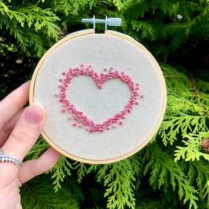 Brodé Français coeur de noeud, Saint-Valentin, petit coeur, cadeaux pour elle, cadeaux pour eux.