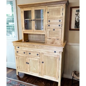 Hoozier Cabinet Solid Pine Hutch with Pull out and Glass Doors