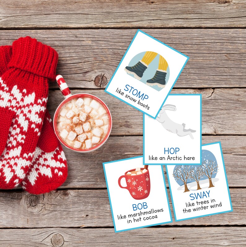 Puede incluir: Una escena invernal con mitones rojos con dise&ntilde;o de copo de nieve, una taza de chocolate caliente con malvaviscos y cuatro tarjetas ilustradas. Las tarjetas muestran acciones invernales con im&aacute;genes y texto.