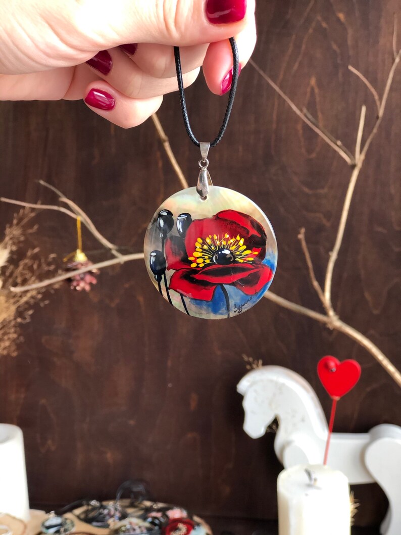 Russian jewelry on the neck Necklace pendant with poppy Russian shell pendant Poppy pendant Painted mother-of-pearl pendant