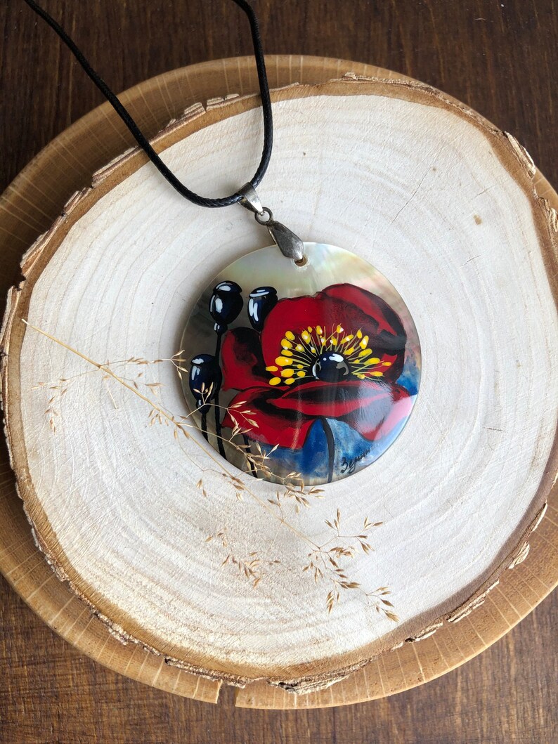 Russian jewelry on the neck Necklace pendant with poppy Russian shell pendant Poppy pendant Painted mother-of-pearl pendant